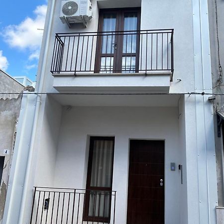 Casa Leonardo Apartment Comiso Exterior photo